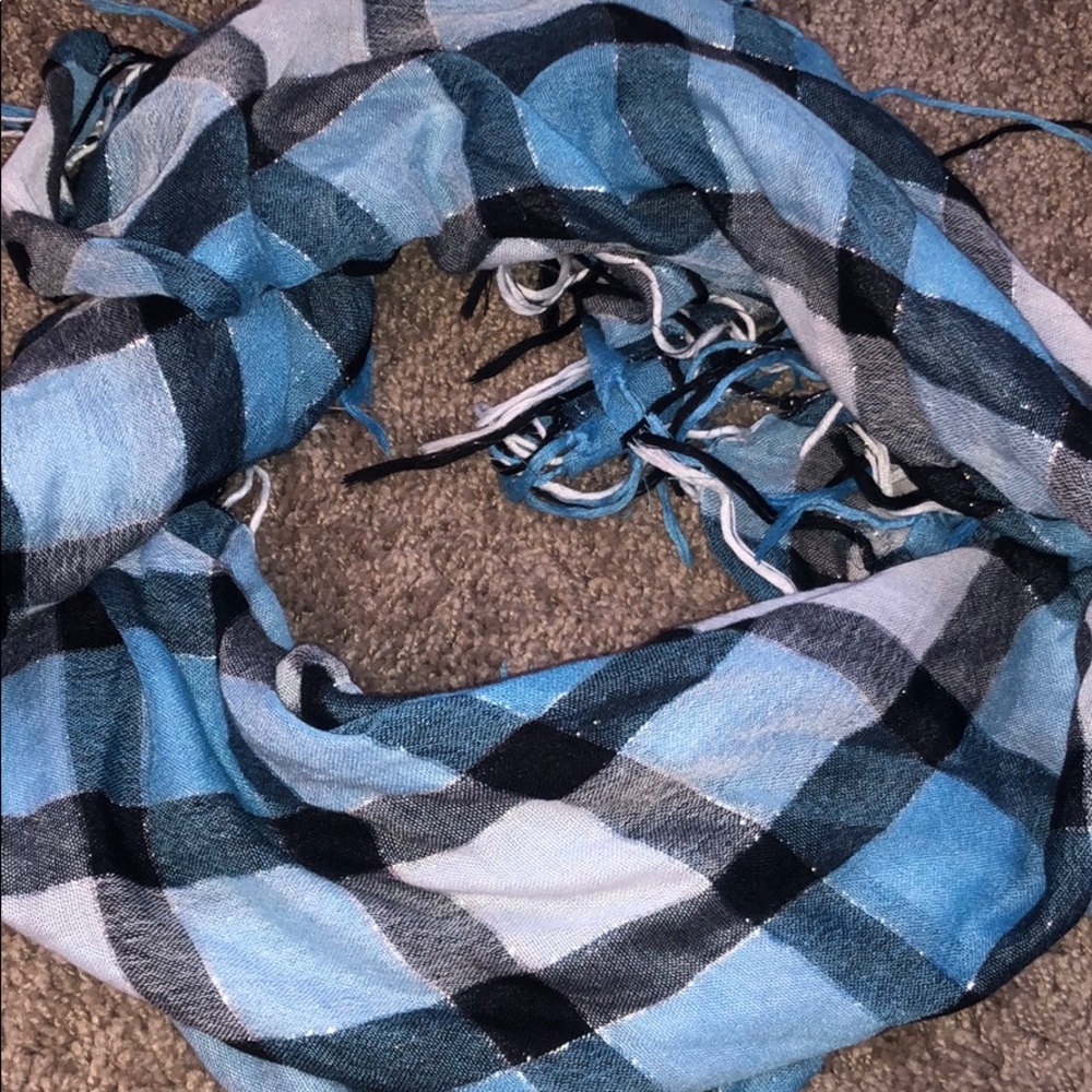 Scarf - Picture 2 of 2